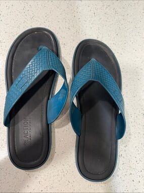 Reaction Kenneth Cole Blue Men's Flip Flop Sandals